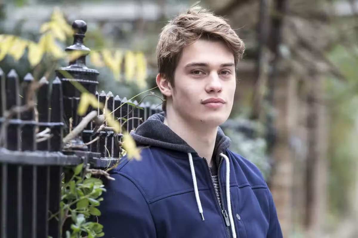 https://newsconduct.com/wp-content/uploads/2022/08/Who-Is-Purple-Hearts-Star-Nicholas-Galitzine-Dating-1.jpg